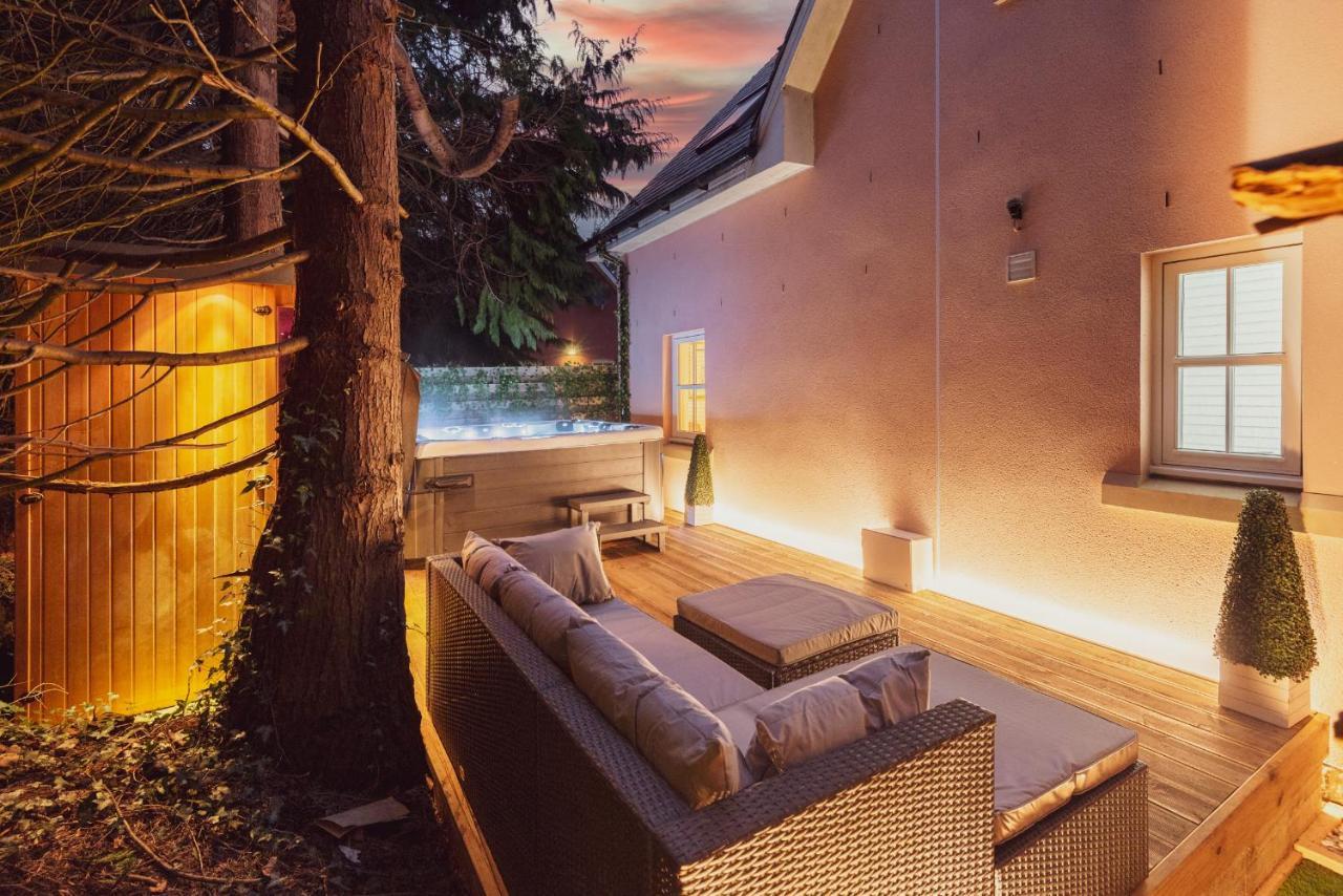 Pink Spa Nest Blairgowrie and Rattray Exteriör bild